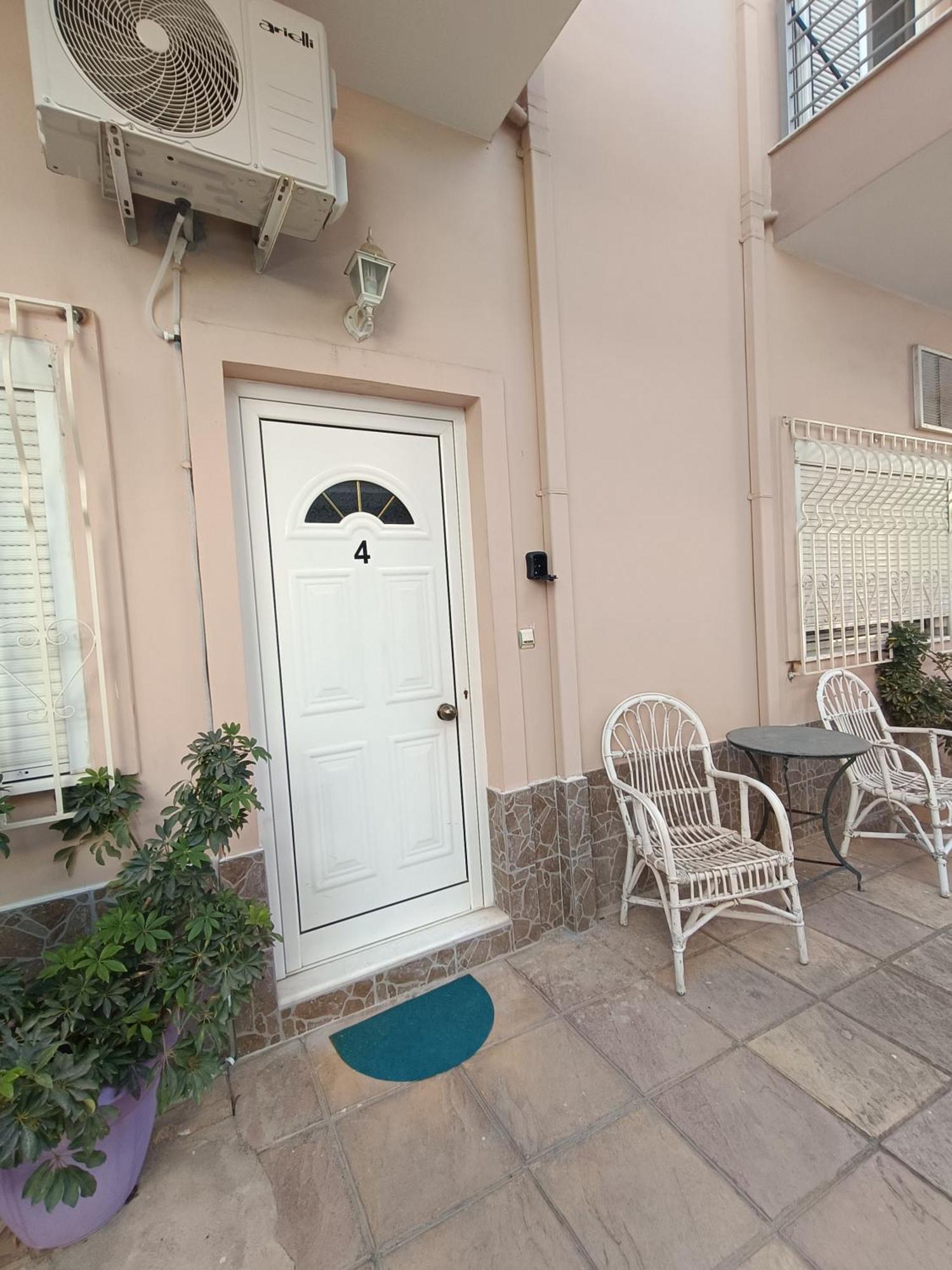 Cozy Apartment In The Center Of Aighion Achaia - Ground Floor - Ισόγειο Στουντιο Эйон Экстерьер фото